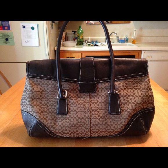 Coach Signature Tote - Picture 4 of 6